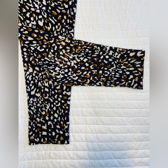 Women’s animal print leggings, Terra Sky Brand, Size: 1X/16-18, New with tags. - Picture 4 of 8